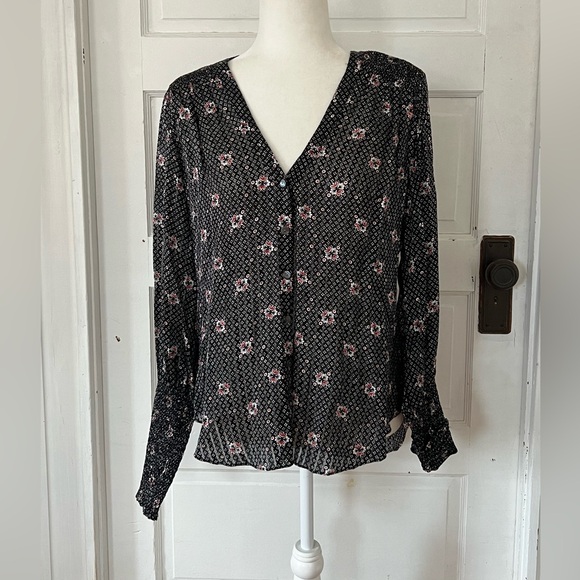 Veronica Beard | Maree Floral Bishop-Sleeve Silk Shirt - Picture 2 of 10